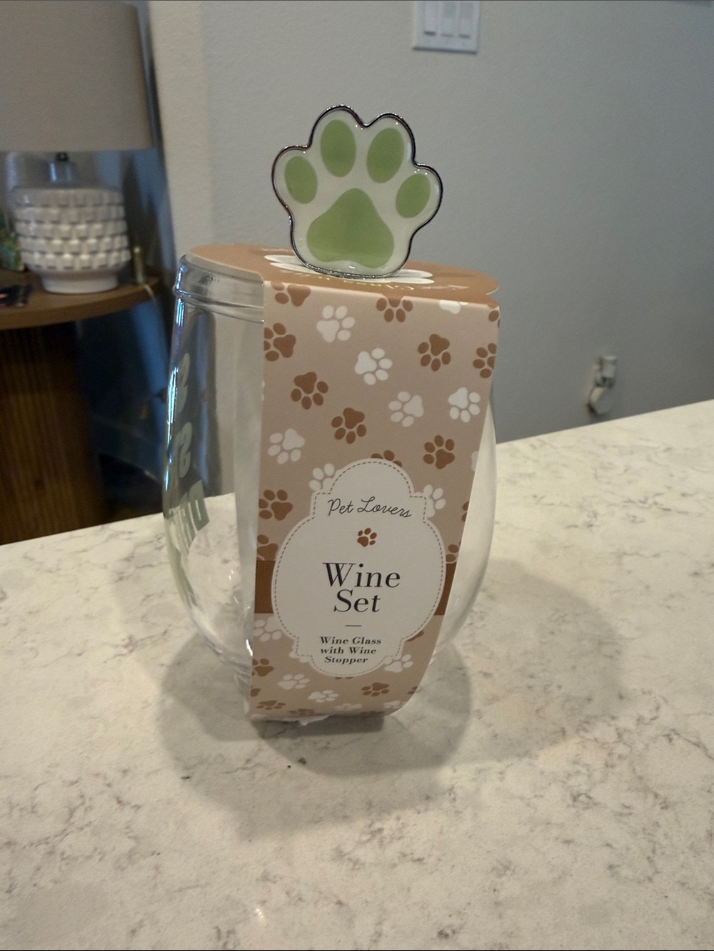 Green Paw Wine Glass Set with Paw Wine Stopper